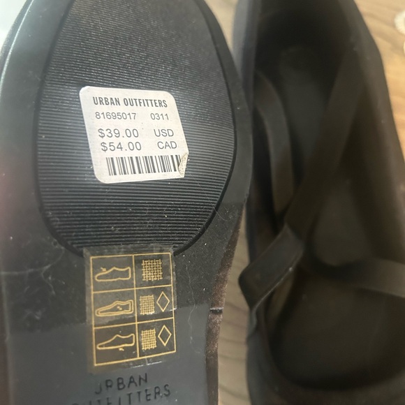 NWT Urban Outfitters Ballerina Flats- size 8 - Picture 2 of 2
